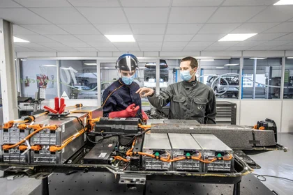Photo d'un atelier de réparation de batterie de véhicule électrique du groupe Volkswagen